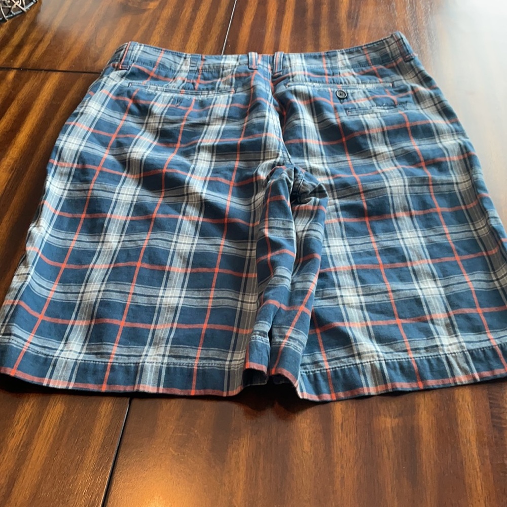 Old Navy shorts size 33
